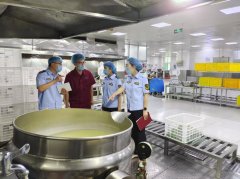 <b>促食物出产运营企业严酷落实食物平安从体义务</b>